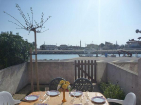 Maison climatisée avec parking et terrasses, 2 chambres, quartier calme - FR-1-387-68
